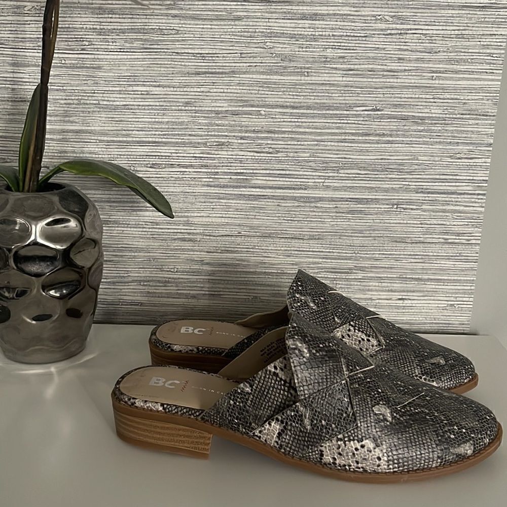 BC footwear | Look at Me Vegan Mule - Picture 3 of 5